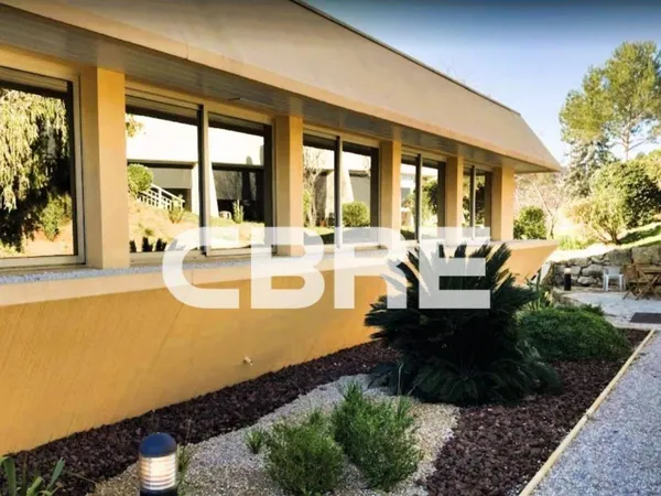 Bureaux 690 m²