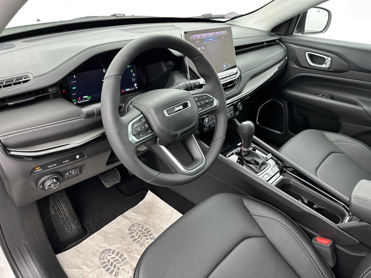 Jeep Compass 1.3 phev t4 240 ch 4xe eawd summit — photo 8
