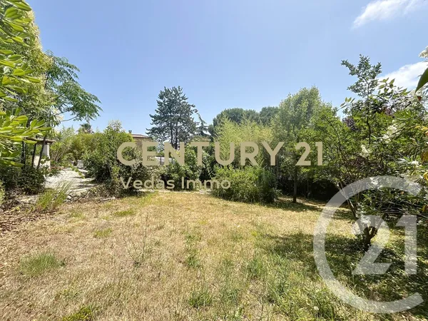Terrain 370 m²