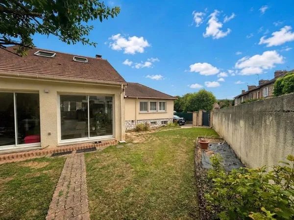 Maison 10 pièces 215 m²