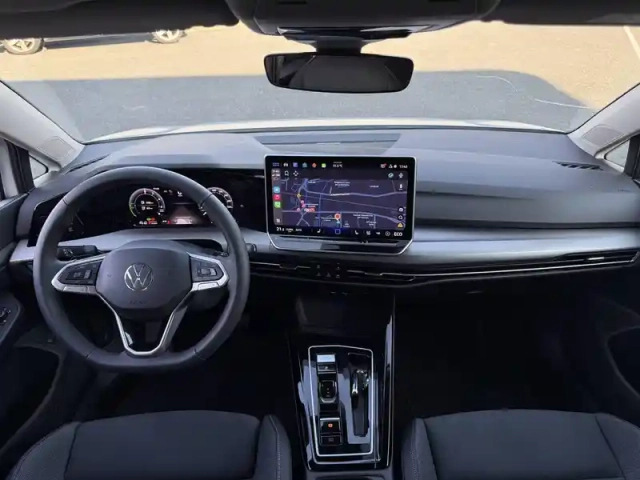 Volkswagen Golf 1.5 ehybrid 204 dsg6 — photo 18
