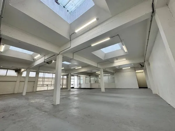 Bureaux 254 m²