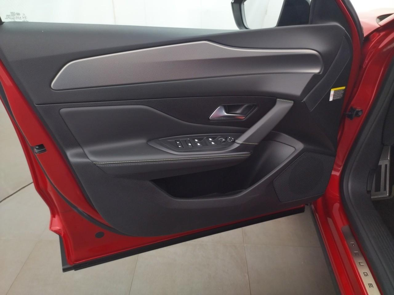 Peugeot 408 phev 225 e-eat8 gt — photo 23