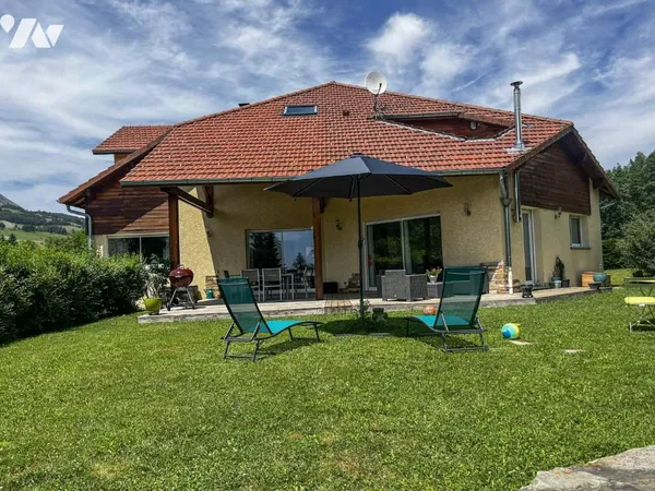 Maison 7 pièces 250 m²