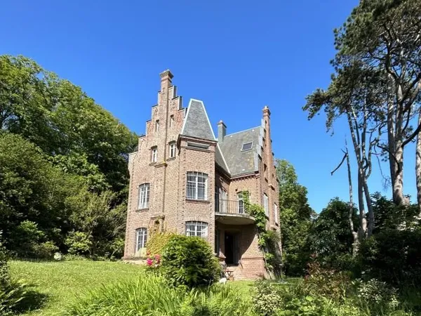Villa 8 pièces 270 m²