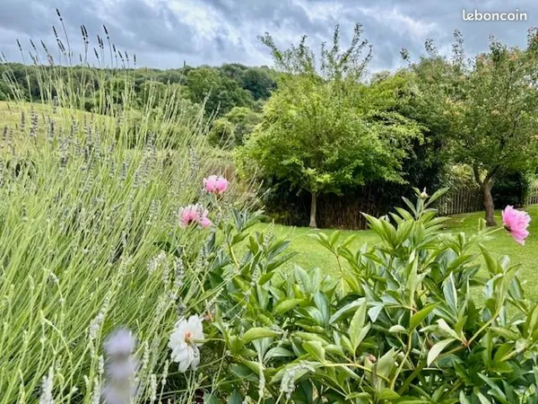 A 3 km de la mer maison normande récente de 200 m² sur terrain arboré de 3 000m2