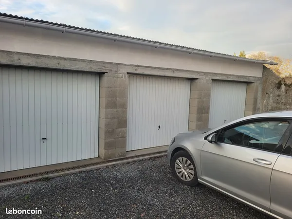 GARAGE 20M² sécurisé GOND PONTOUVRE