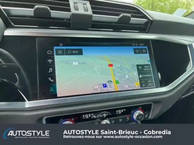 Audi Q3 35 tdi 150ch s line s tronic 7 — photo 31
