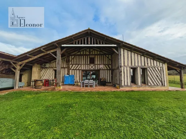 Maison de Grand Standing avec Piscine et Jardin Spacieux