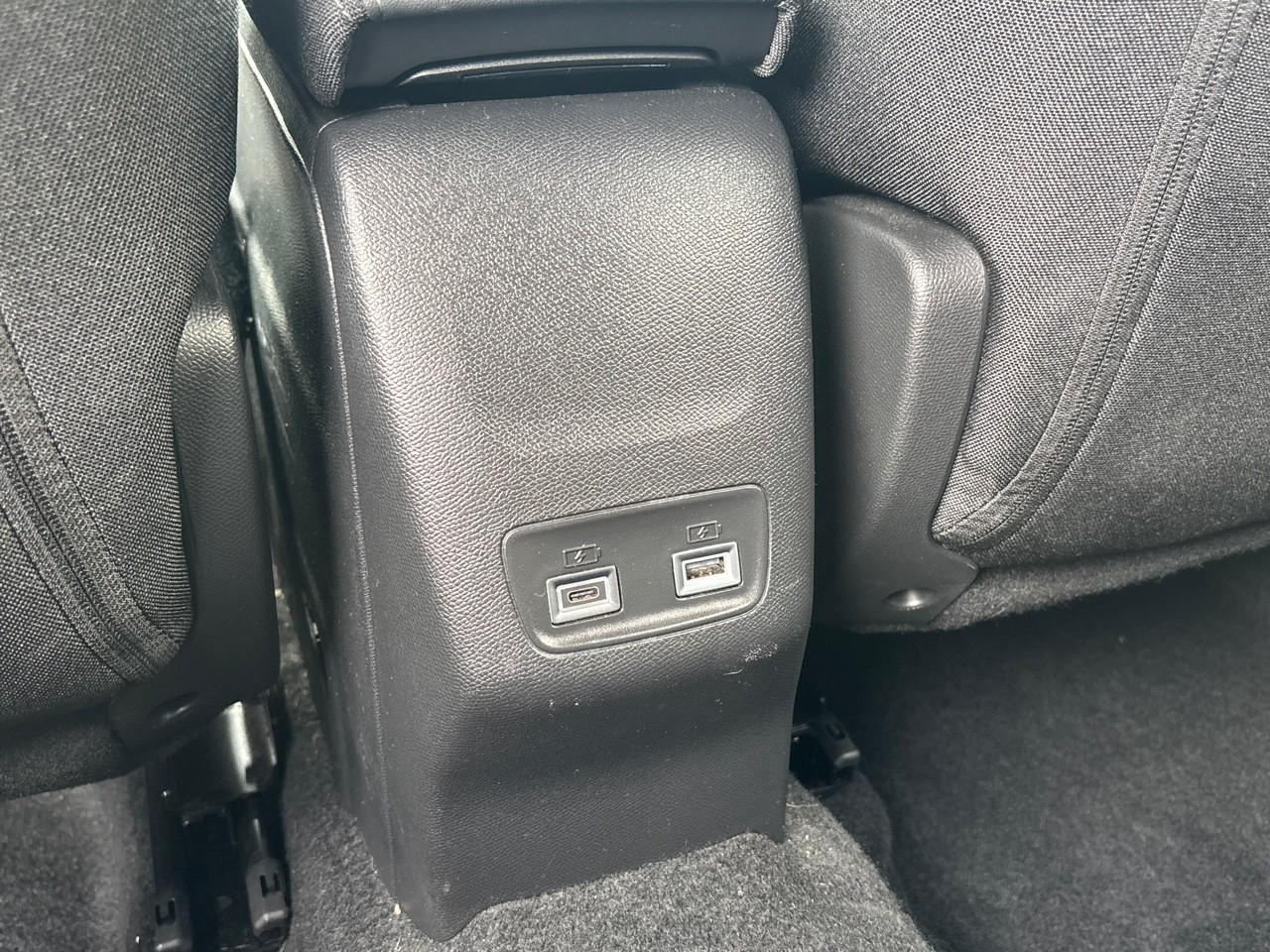 Peugeot 2008 1.2 puretech 130ch s&s allure eat8 — photo 12