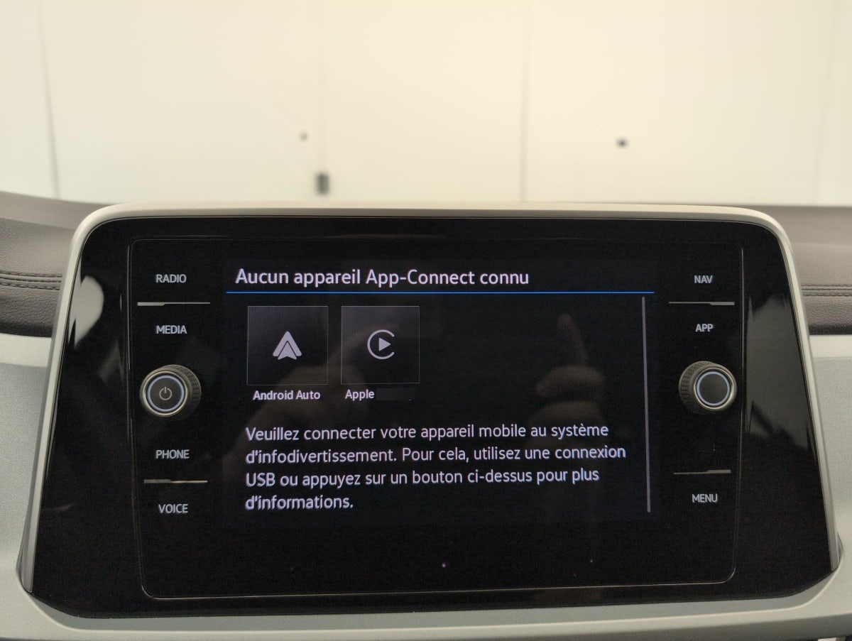 Volkswagen T-Roc — photo 19