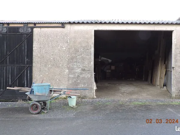 Stationnement Location Monnières 40m² 155€