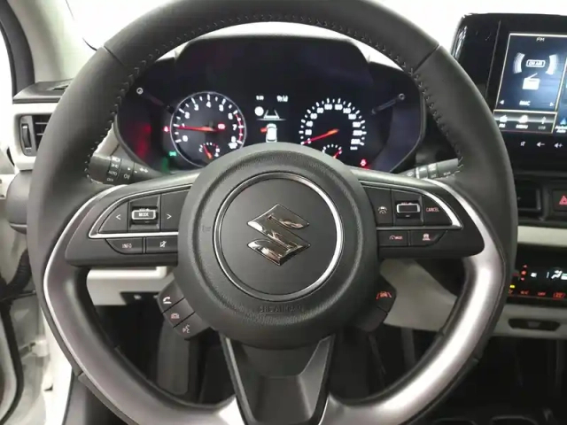 Suzuki Swift 1.2 dualjet hybrid — photo 12