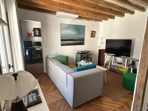 Sous-location 6 mois - 2 pièces meublé de 42 m² - Dernier étage - Calme & très lumineux