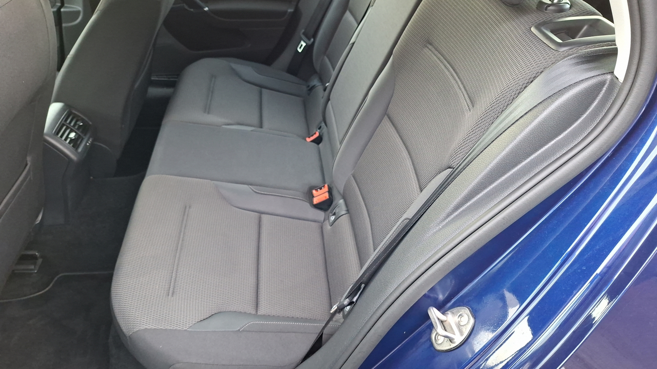 Volkswagen Golf 2.0 TDI 150 DSG7 — photo 19