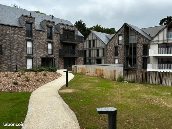 T2 neuf meublé avec jardin privatif et parking en sous-sol à Dinard