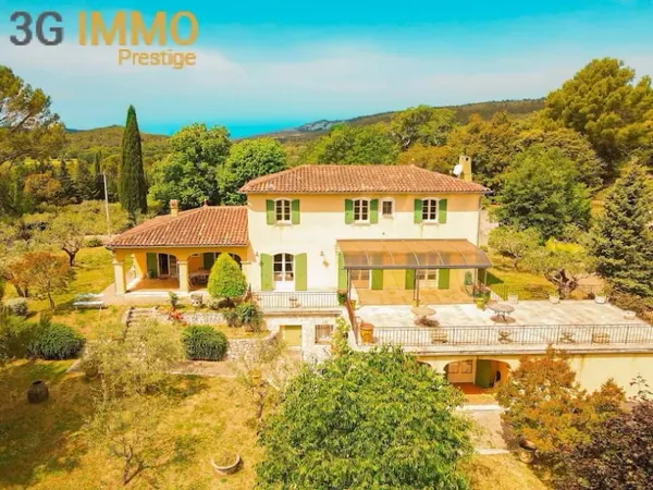 Maison 7 pièces 233 m²