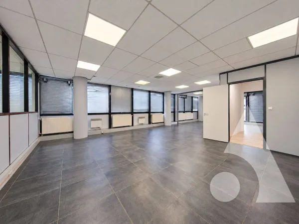 Local commercial 193 m²