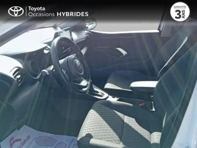Toyota Yaris 116h design 5p my22 — photo 6
