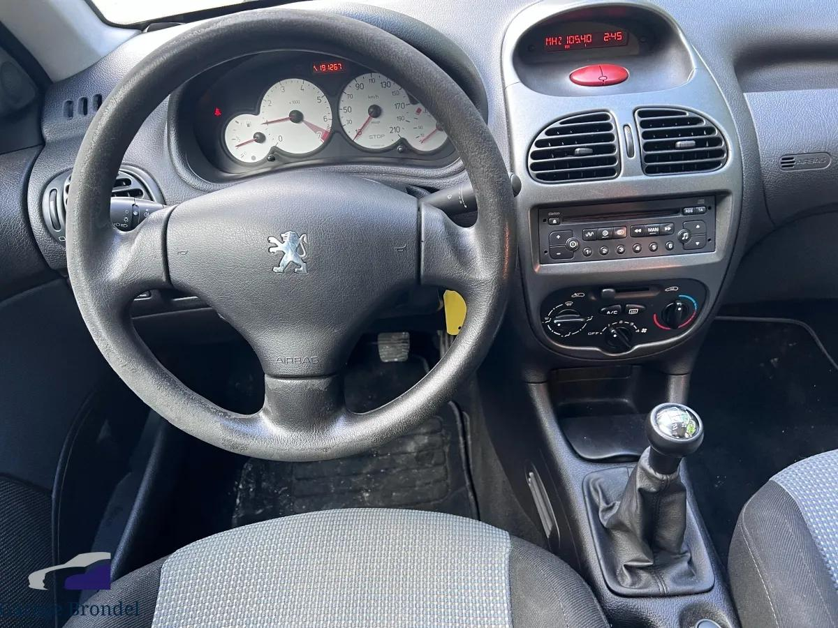Peugeot 206 occasion - Essence - 2004 - 190 000 km - 3 400 € - Sathonay-Camp (Rhône) 992786245195 — photo 11