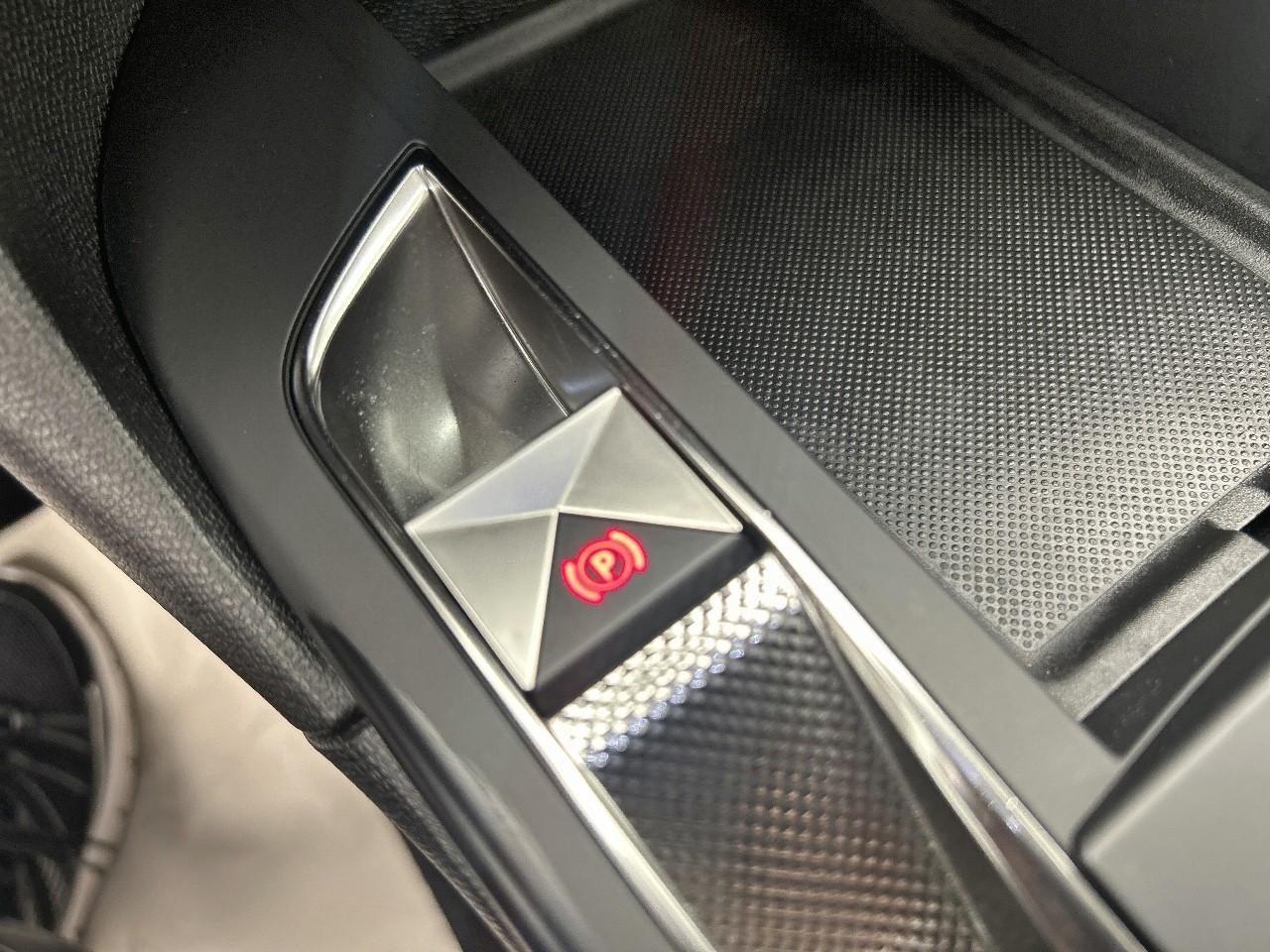 Ds Ds 3 crossback puretech 130 eat8 montmartre — photo 20
