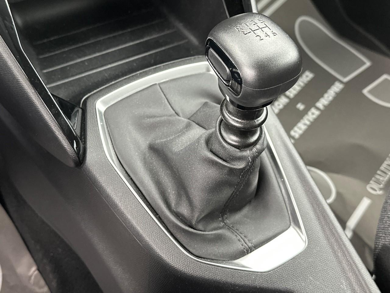 Peugeot 208 puretech 100 s&s bvm6 style — photo 29