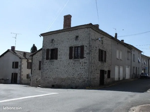 Champniers-et-Reilhac 24360 maison de bourg 130m² avec 2 jardins