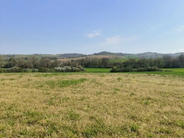 Terrain constructible 1200m2 Gers
