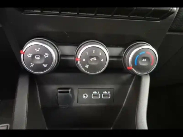 Renault Clio 1.0 tce 90ch equilibre — photo 15