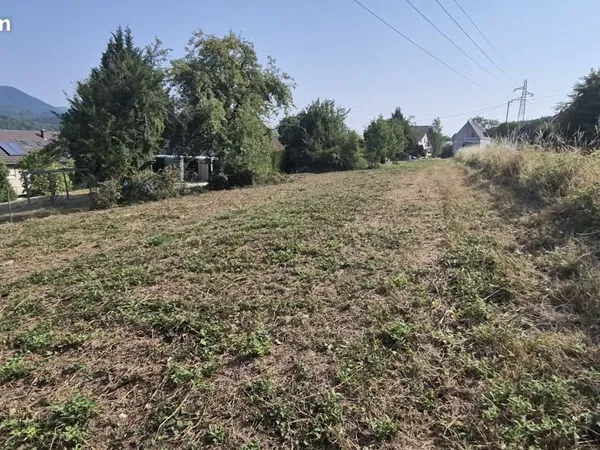 Terrain 1904 m² Russ