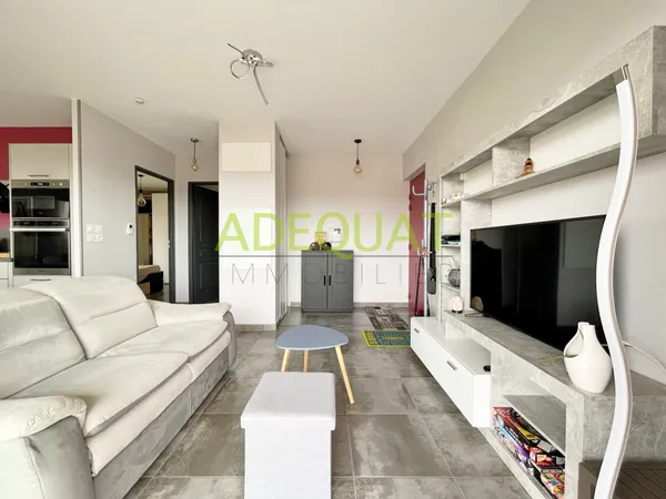 PEAGE DE ROUSSILLON APPARTEMENT T2 BALCON VU DEGAGEE SUR LE