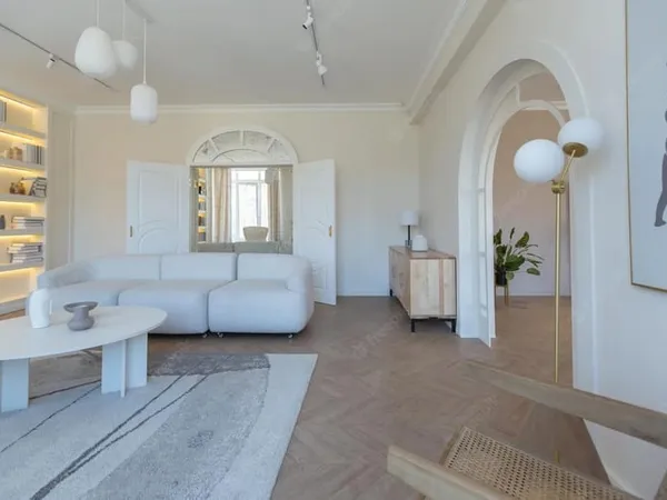 T4 TRAVERSANT EST OUEST BALCON TERRASSE