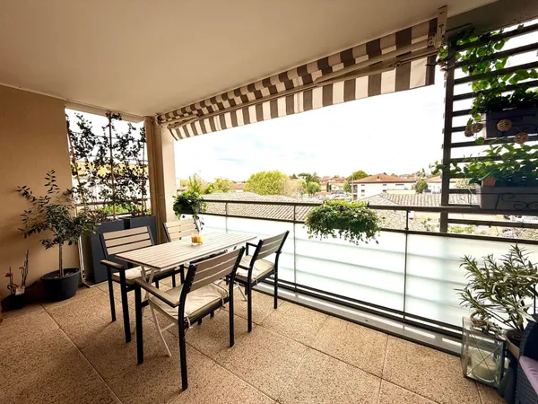 Avec terrasse et garage