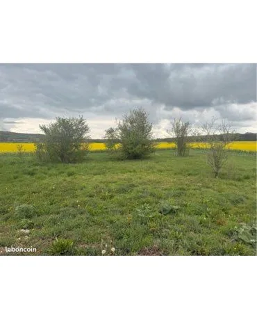 Terrain constructible non viabilisé