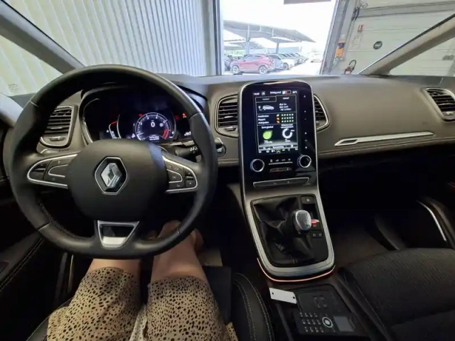 Renault Scenic grand  tce 140 — photo 11