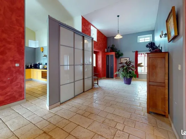 Maison 5 pièces 308 m²