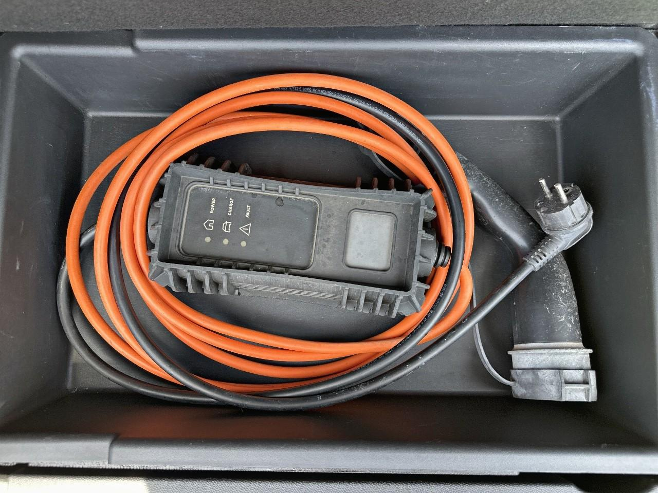 Peugeot 3008 hybrid 225ch gt e-eat8 — photo 13