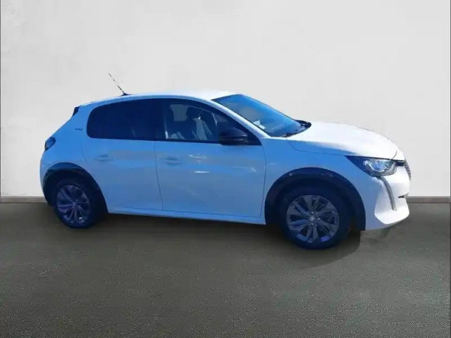 Peugeot 208 electrique 50 kwh 136ch — photo 4