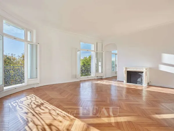 Appartement 8 pièces 361 m²