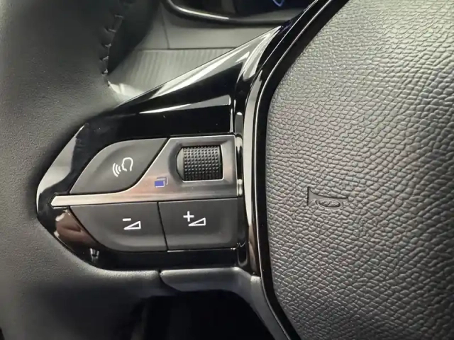 Peugeot 2008 100 s&amp;s bvm6 — photo 92
