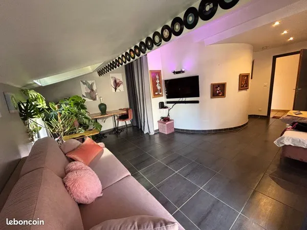 Studio meublé avec terrasse à Vaugneray