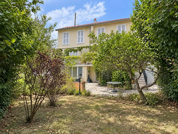 Maison 5 pièces 145 m²