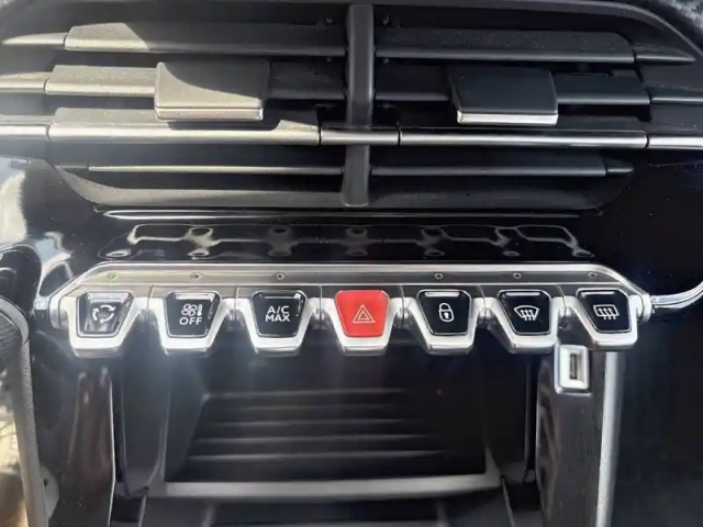 Peugeot 208 puretech 75 s&amp;s bvm5 — photo 16