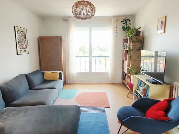 T3 traversant 67m² lumineux, vue dégagée