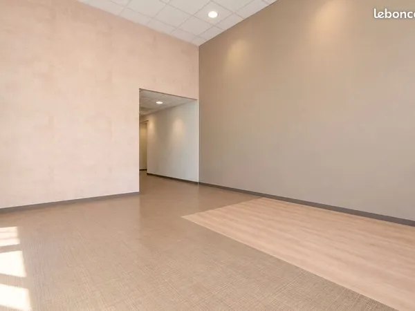 Local commercial 162 m²