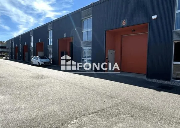 À VENDRE - Local d'activité avec bureaux - 315 m² - MÉRIGNAC