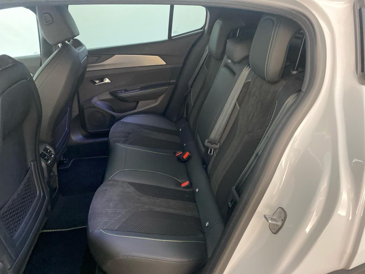 Peugeot 408 hybrid 145 e-dcs6 gt — photo 10