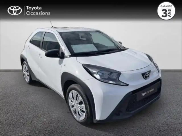 Toyota Aygo x 1.0 vvt-i 72ch dynamic my23 — photo 10
