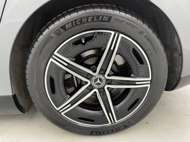 Mercedes Classe E eqe 350+ — photo 20