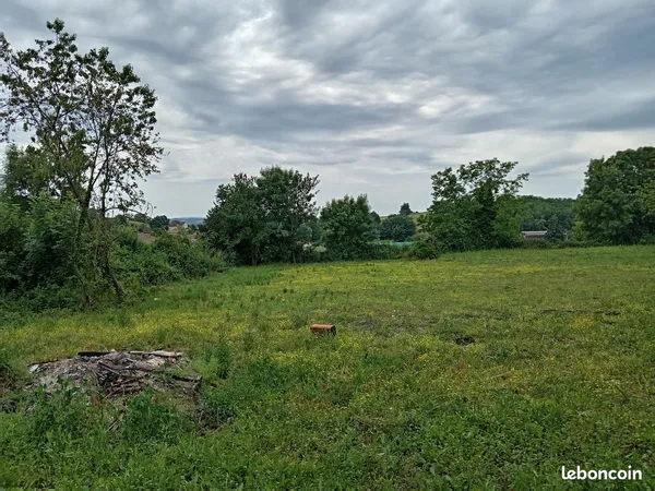 Rare Terrain Sermerieu 3185 m -15 minutes de Morestel